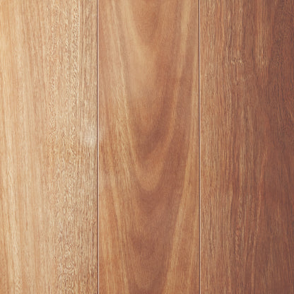Preference Classic Laminate 12.3mm Mountain Spotted Gum Swatch