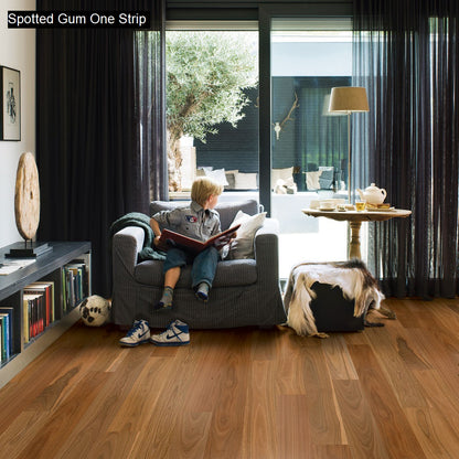 Quick-Step ReadyFlor 1 Strip 14/2.5mm – Spotted Gum Room Setting
