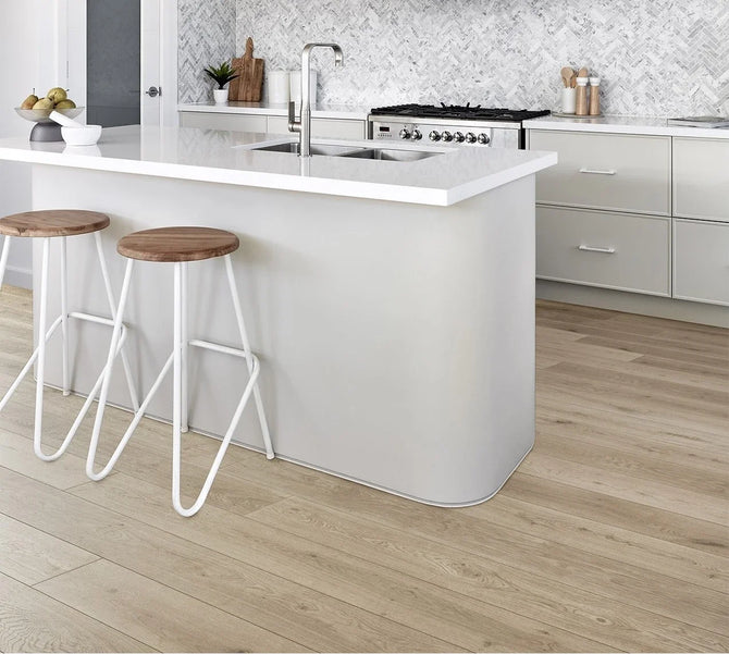 Preference Aspect Oak AC4 Laminate Flooring 12mm 236mm 2260mm