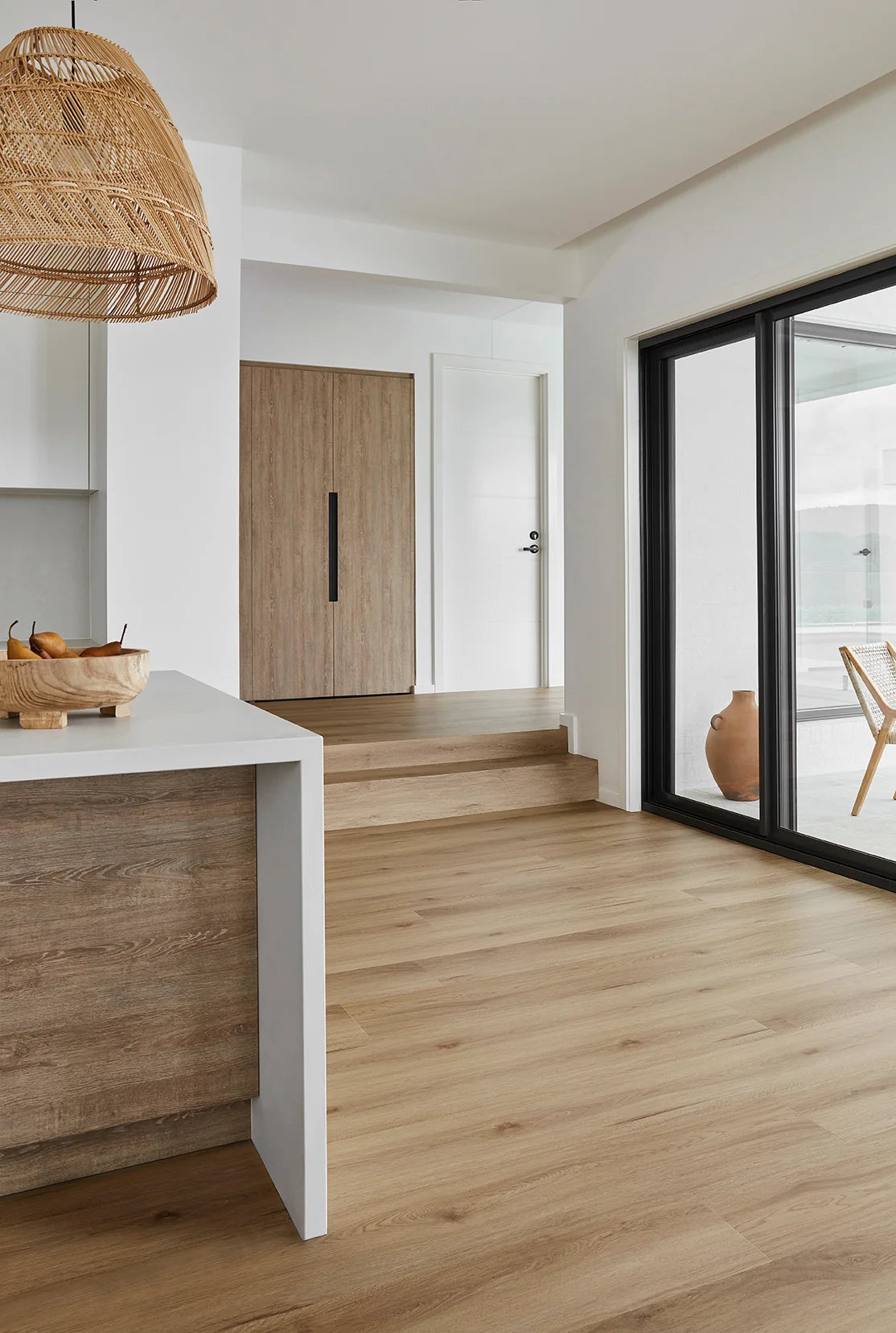 Preference Aspire RCB Contemporary Decors Hybrid Flooring 8mm Mountain Oak Setting