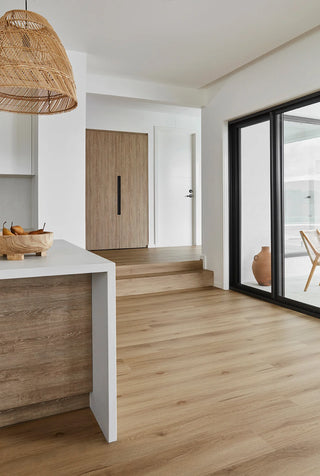Preference Aspire RCB Contemporary Decors Hybrid Flooring 8mm Mountain Oak Setting